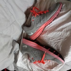 Nike relentless  2 size 11 grey white stripe gently used